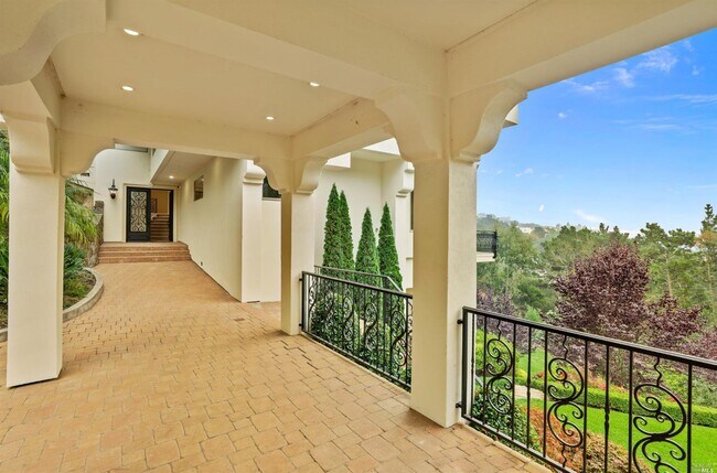 Building Photo - 94 Mt Tiburon Rd