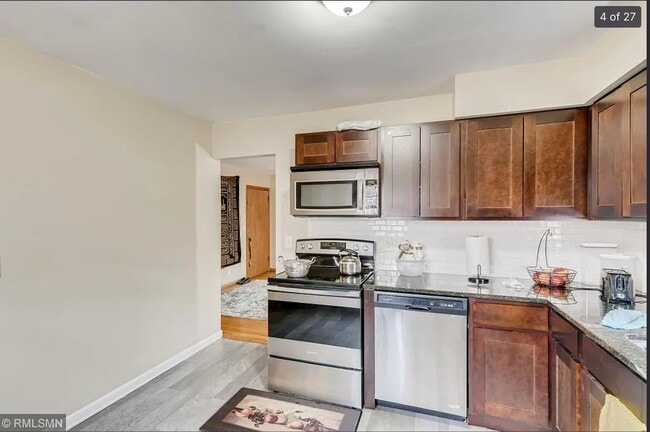 Foto del edificio - 403 W 74th St