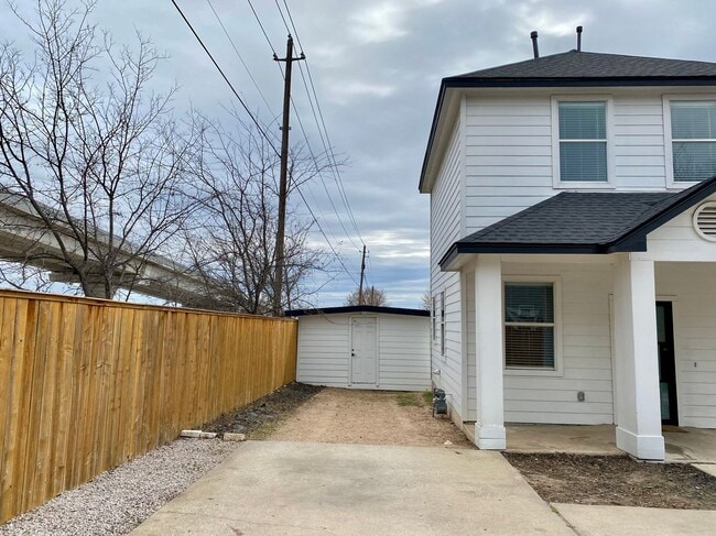 Building Photo - 7617 Carver Ave