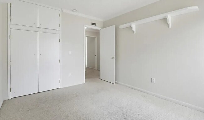 Foto del edificio - 1362 Saddleview Ct