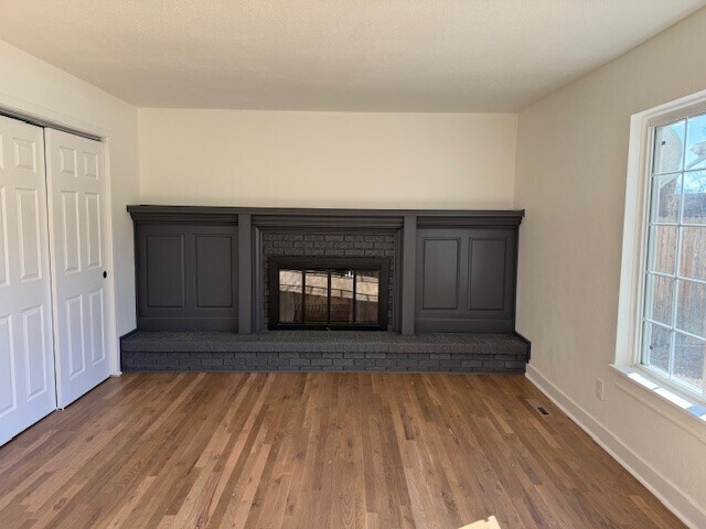 Foto del edificio - Modern finishes, spacious living, huge fenced backyard