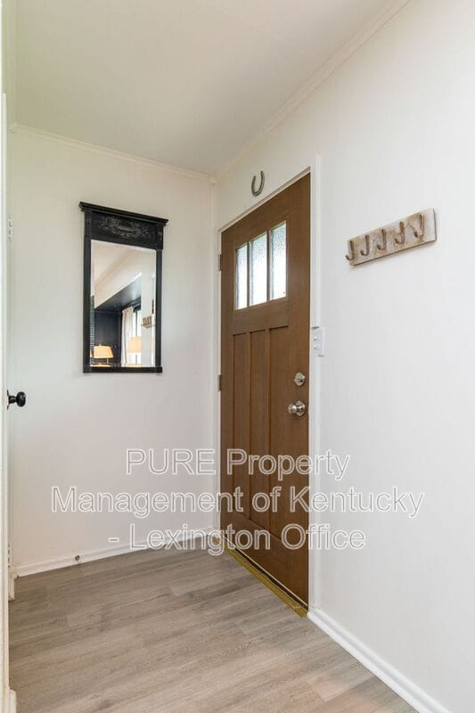 Building Photo - 321 Mockingbird Ln
