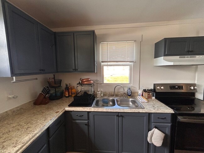 Foto del edificio - 230 Broadview Dr