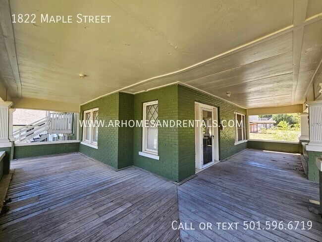 Building Photo - 1822 Maple Street | $725 | 2 beds, 1 full ...