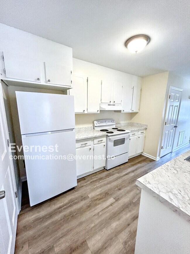 Foto del edificio - 1641 Cranberry Hill Ln