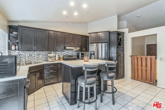 Building Photo - 2619 W Windhaven Dr