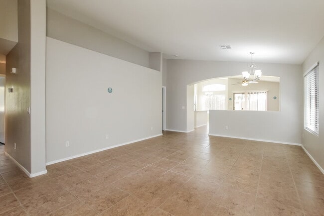 Building Photo - 14758 N 148th Ave