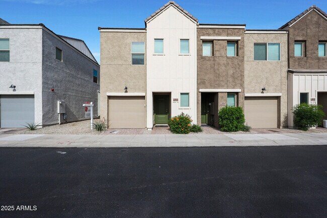 Building Photo - 8323 N 22nd Dr