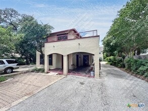 Building Photo - 410 Burleson St