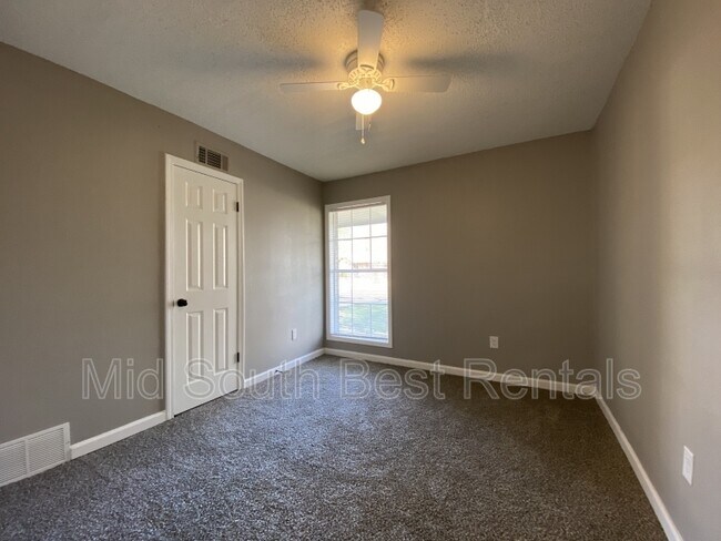 Foto del edificio - 839 Carol Ann Cove