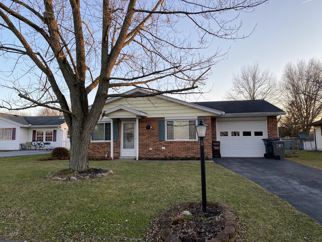 Primary Photo - 1177 Bay Circle St