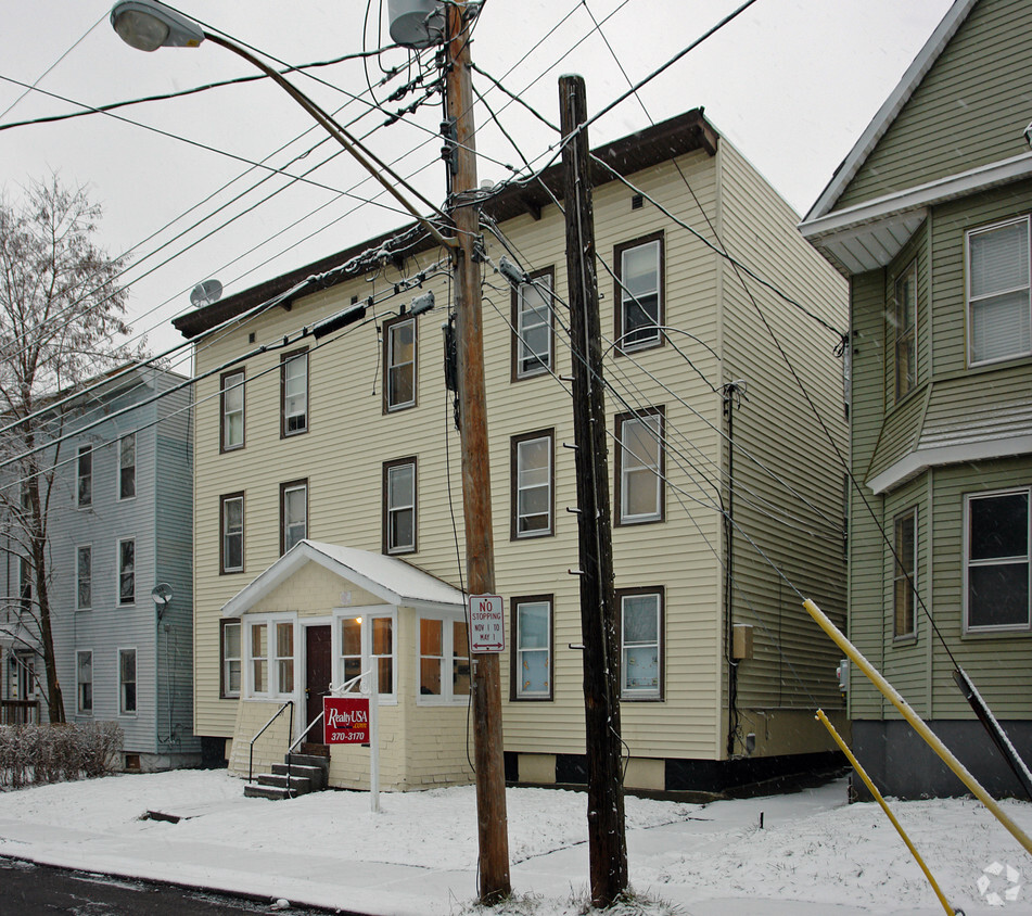 Building Photo - 655 Lansing St