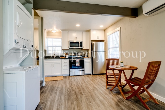 Foto del edificio - 752 Madison St