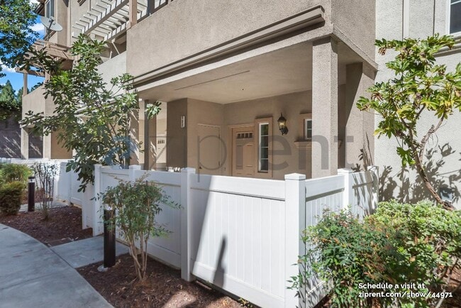 Building Photo - 727 Northrup St