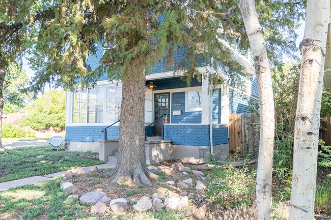 Building Photo - 100 E 27th St