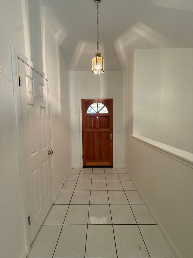 Foto del edificio - Orcutt Single Story Home with RV Access