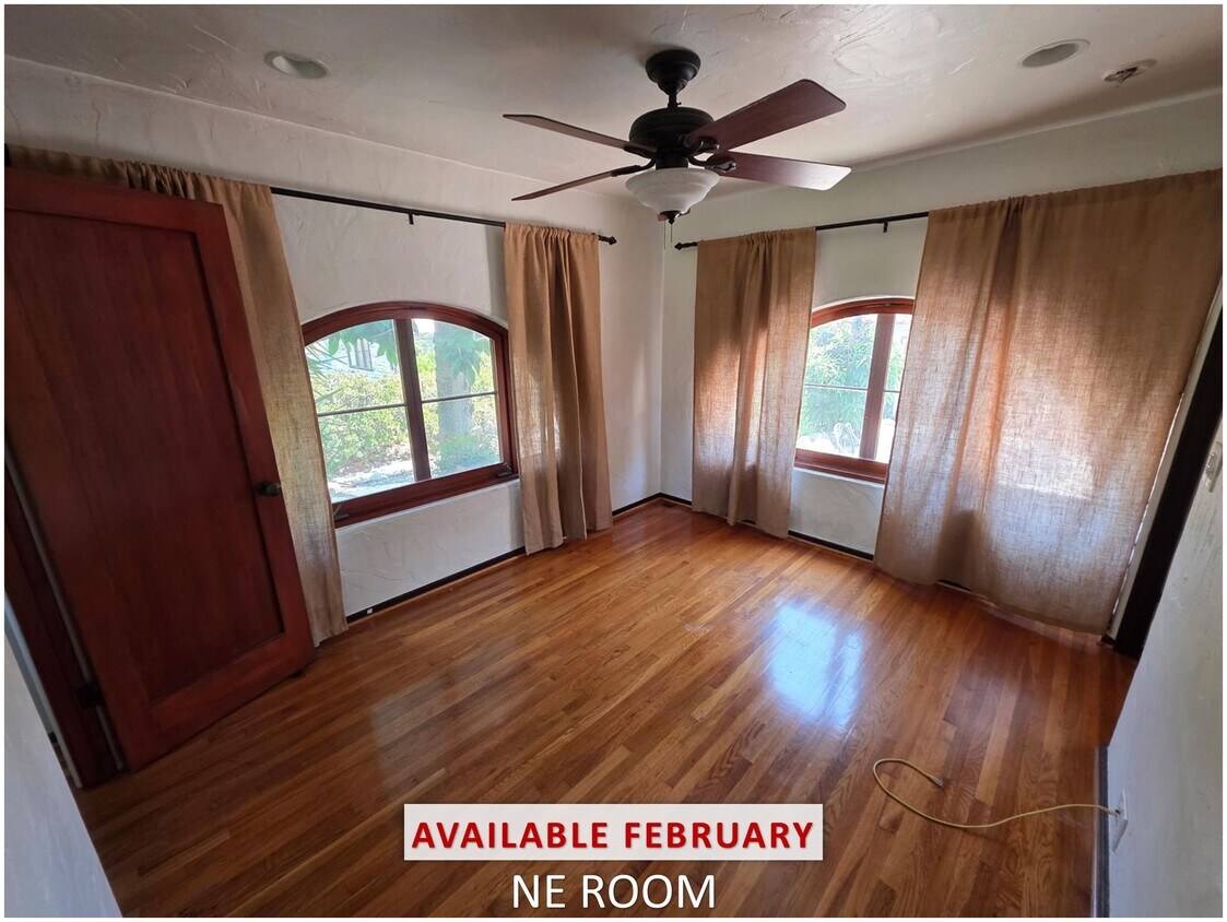 Foto principal - 2002 N Mountain Ave