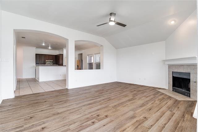 Foto del edificio - 229 Bluefinch Dr