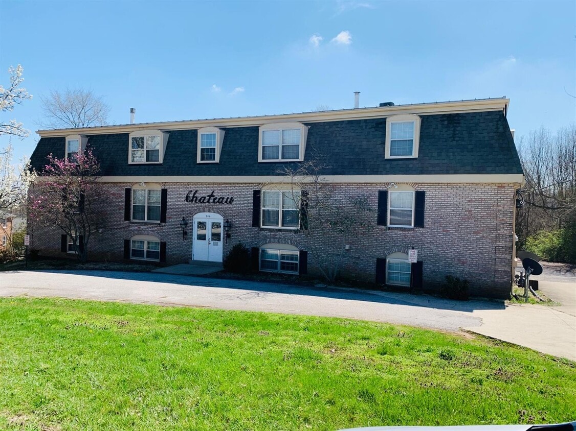 Primary Photo - 904 Plaza Dr