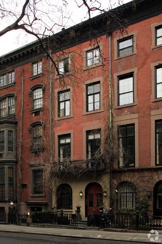 Building Photo - 15 W 9th St
