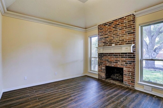 Building Photo - 1019 Fleetwood Pl Dr