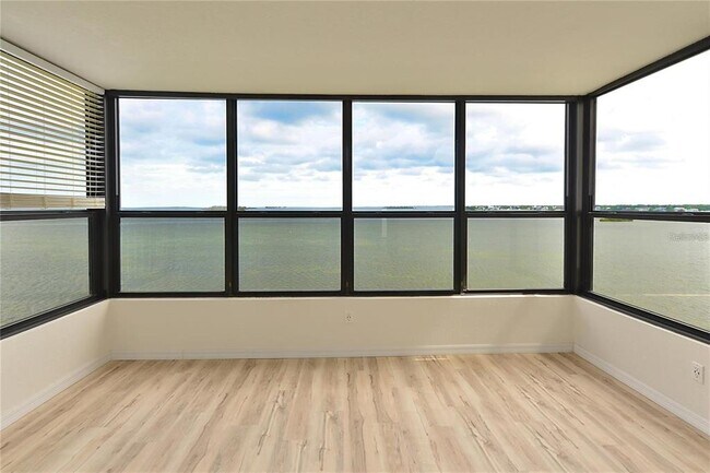 Building Photo - 300 Woodette Dr