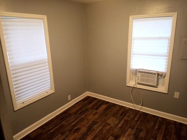 Dormitorio 1 - 303 Fleetwood Dr