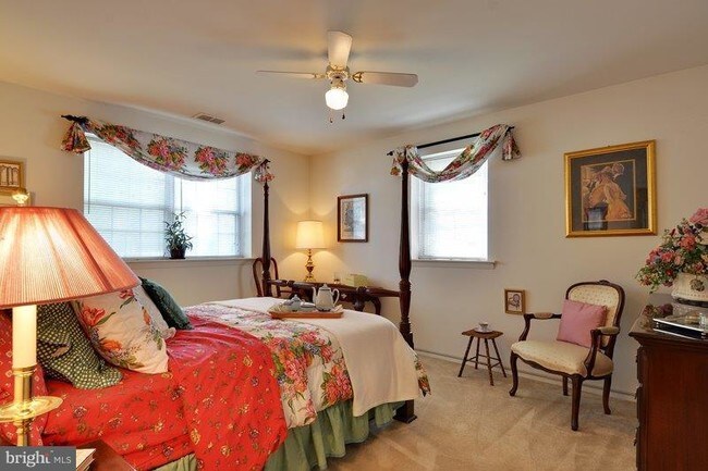 Foto del edificio - 802 Old English Ct
