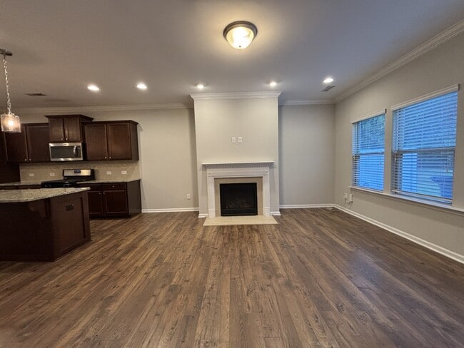 Building Photo - 318 Princess Pl