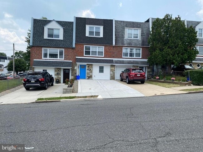 Building Photo - 3712 Clarendon Ave