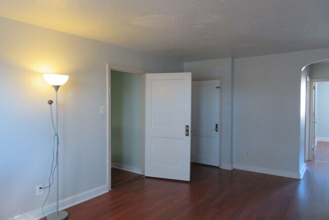 Building Photo - 3019 Tyson Ave.