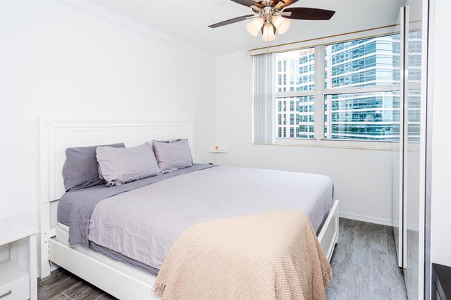 Foto del edificio - 347 N New River Dr E
