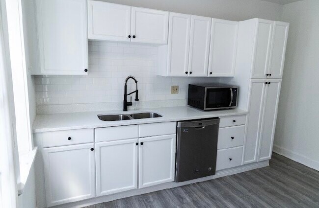 Updated kitchen - 7544 Ethel Ave