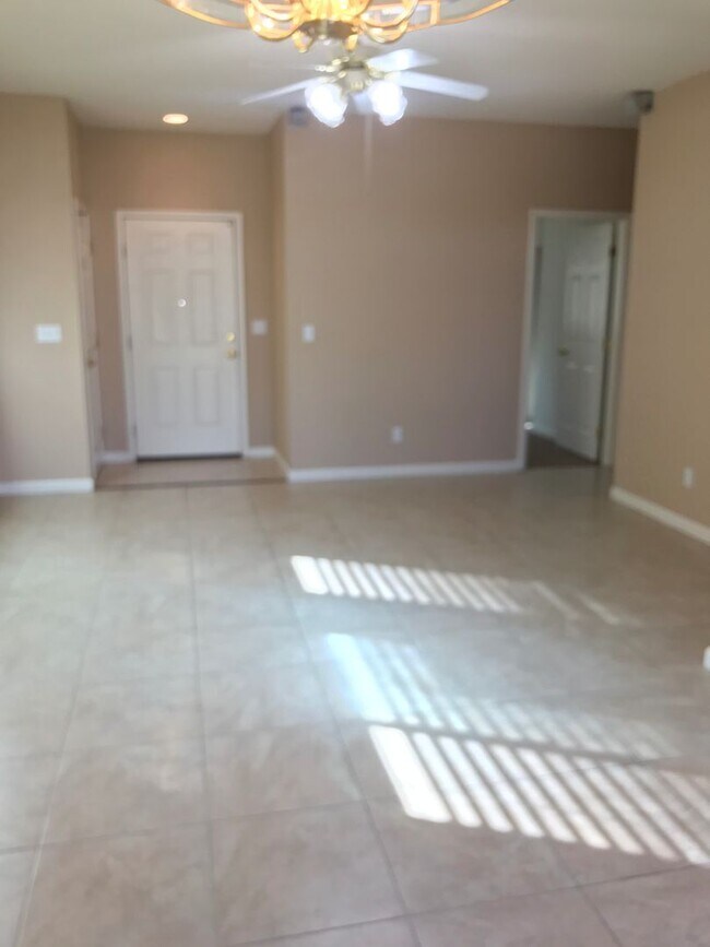 Foto del edificio - Updated 3bed/2bath home in Churchhill Downs