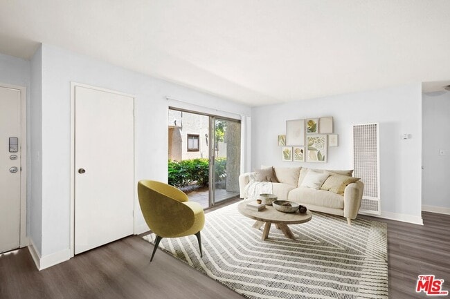 Building Photo - 18530 Hatteras St