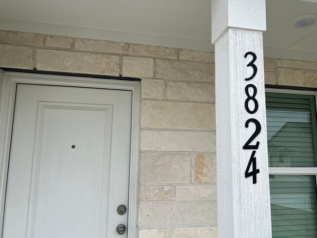 Foto del edificio - Great New Construction 3/2 Home In Waters Edge
