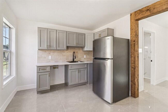 Building Photo - 1307 Saddle Rock Dr