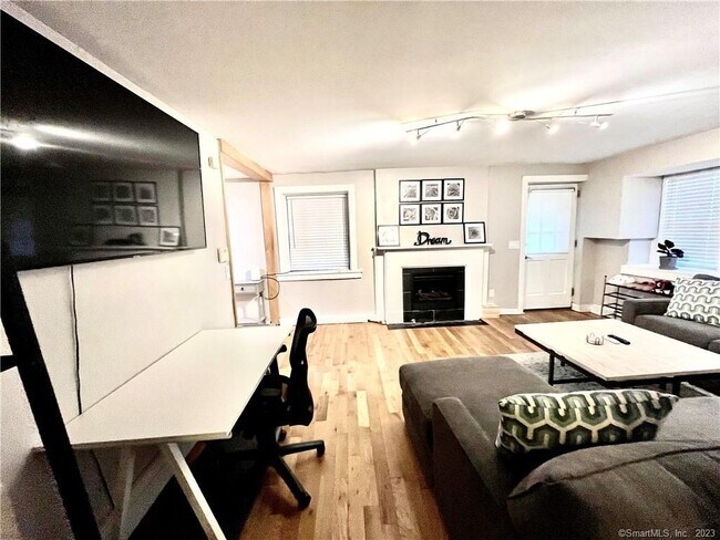 Foto del edificio - 548 Chapel St