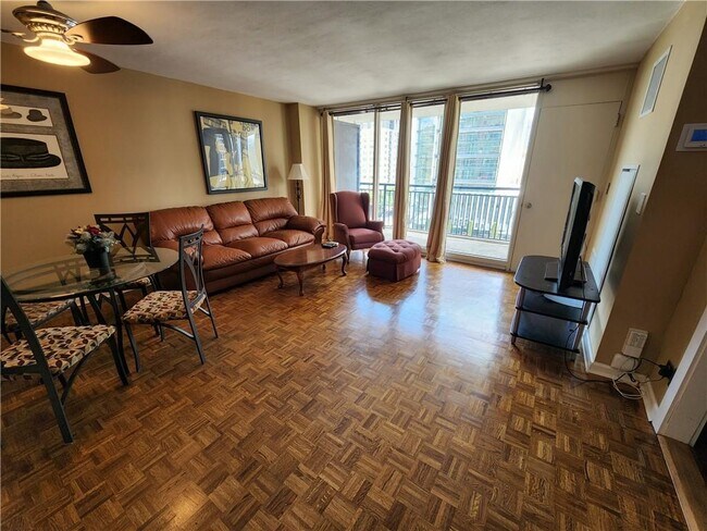 Foto del edificio - 620 Peachtree St NE