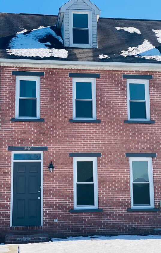 1940 Clinton Ave, Chambersburg, PA 17201 Townhome Rentals in