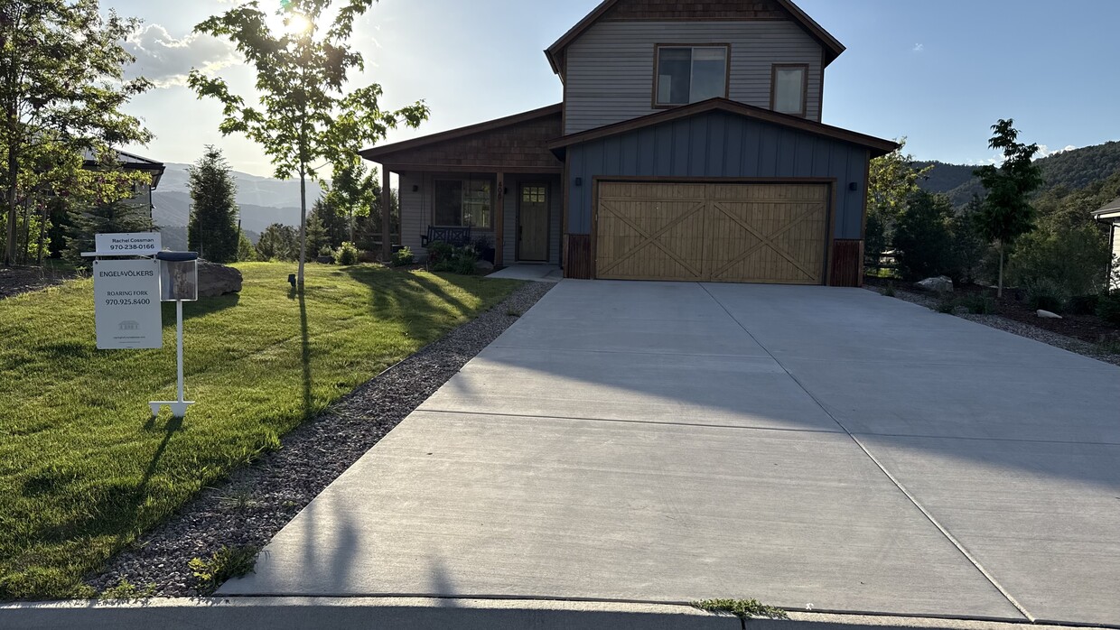 Primary Photo - 408 Pinyon Mesa Dr