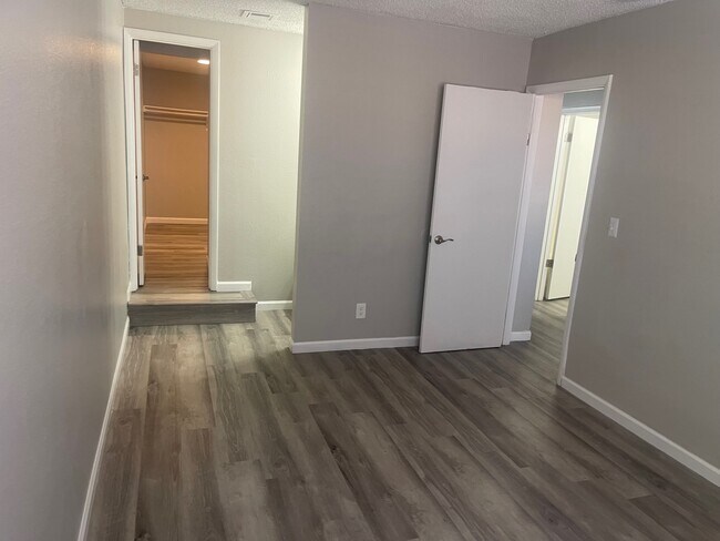 Foto del edificio - 814 Tracey St