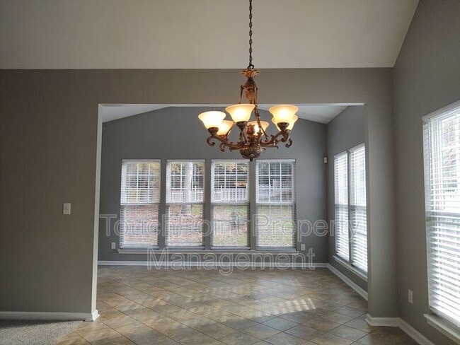Building Photo - 50 Pond View Ln