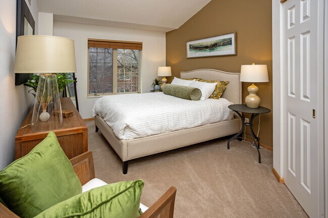 Dormitorio principal - Just off Main Townhomes