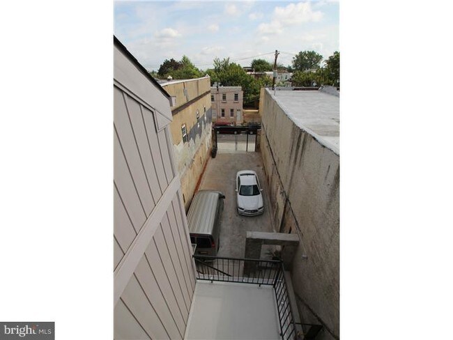 Building Photo - 2013 E Susquehanna Ave