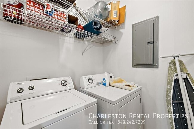 Building Photo - 100 Bucksley Ln