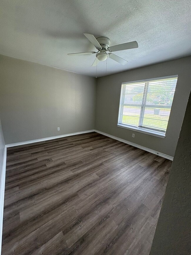 Foto del edificio - 1310 Goodhue Dr