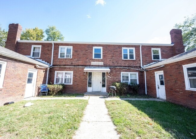 Building Photo - 3725 N Sherman Dr