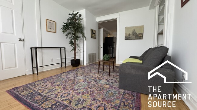 Photo - 2642 W Hirsch St Apartment