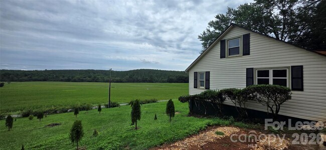 Foto del edificio - 2635 Old Shelby Rd